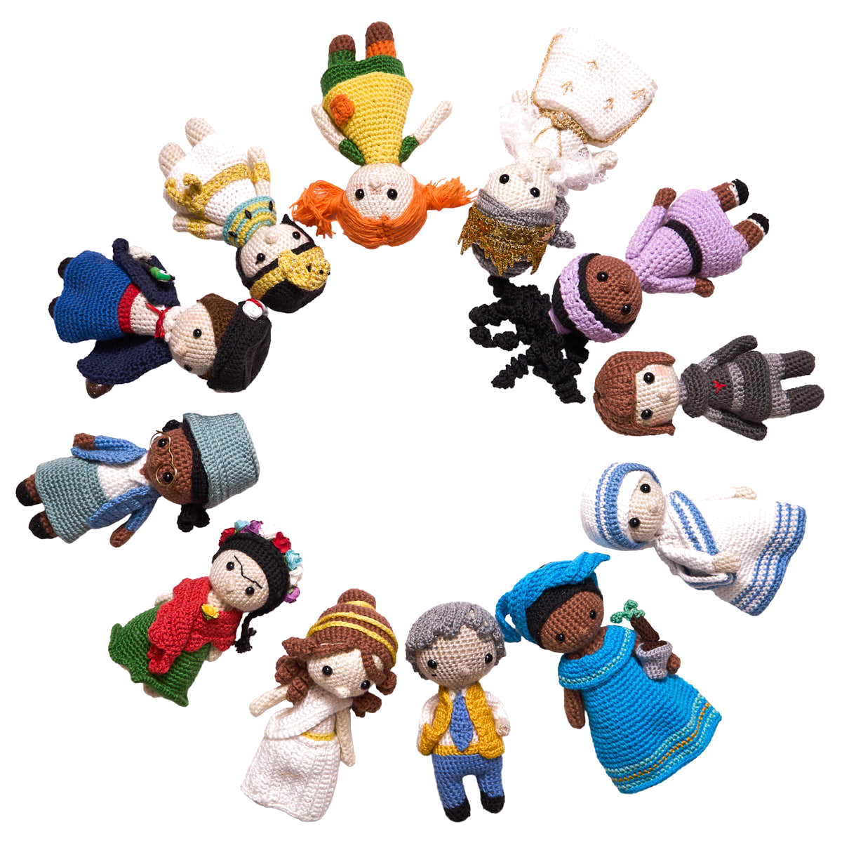 Rueda de amigurumis de la exposición Mujeres que Cambian la Historia, tejidos a mano por Diseños ELEMA